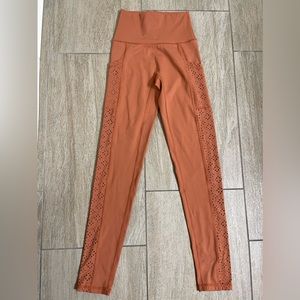 Aerie chill play move x-small rust colored floral cut out workout leggings